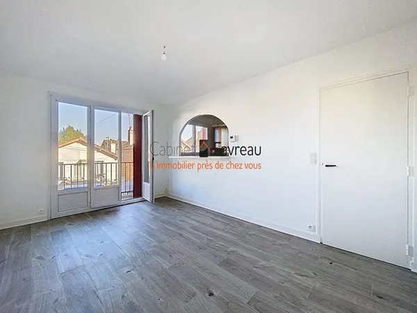 VITRY-SUR-SEINE - CENTRE-GARE - 1PIECE AVEC BALCON