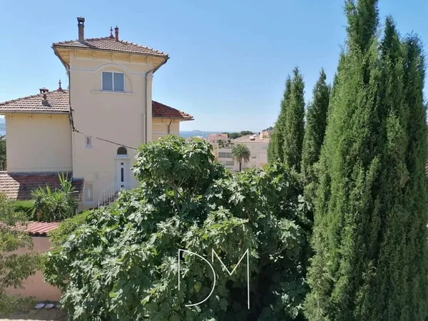 Bandol Centre ville - Propriété de caractère avec piscine et vue mer
