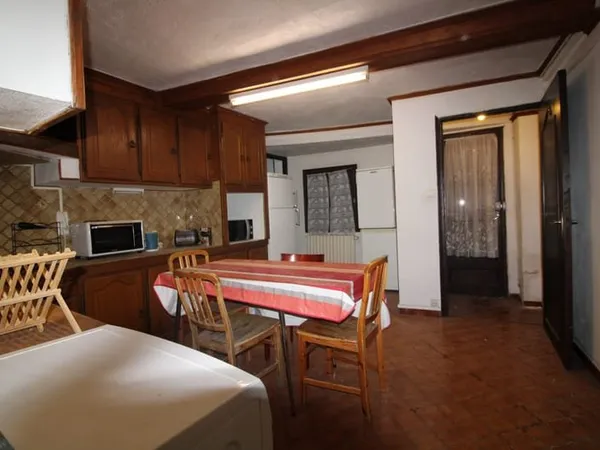 MAISON DE VILLAGE + TERRASSE.