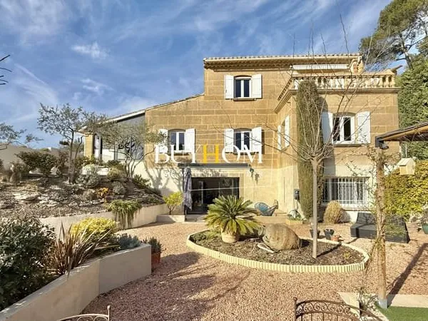 'TOSCANE' - PROPRIÉTÉ DE 190M2 AVEC PISCINE ET DÉPENDANCE