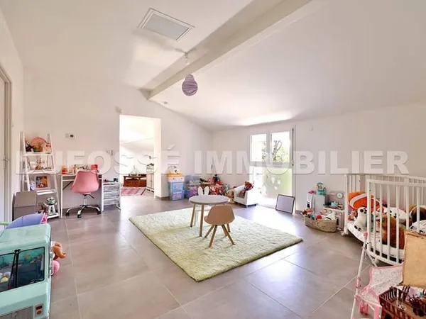 Maison 8 pièces 206 m²