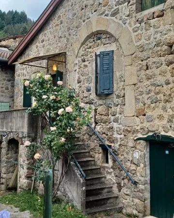 Maison de village avec jardin
