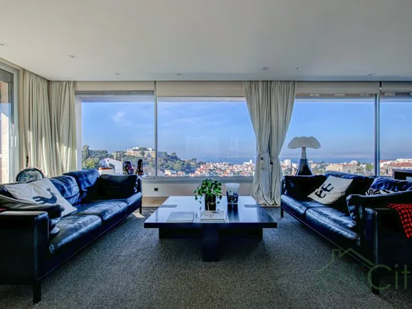 Maison 7 pièces 360 m²