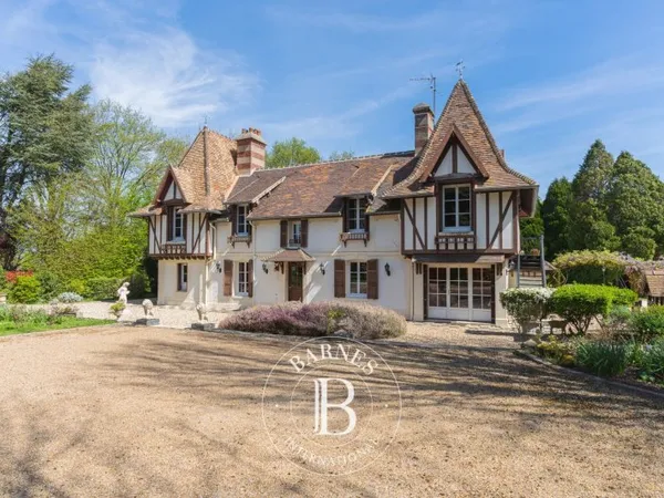 Honfleur - Propriété de charme - 2 maisons - 8 chambres - parc 1,2 ha avec piscine chauffée