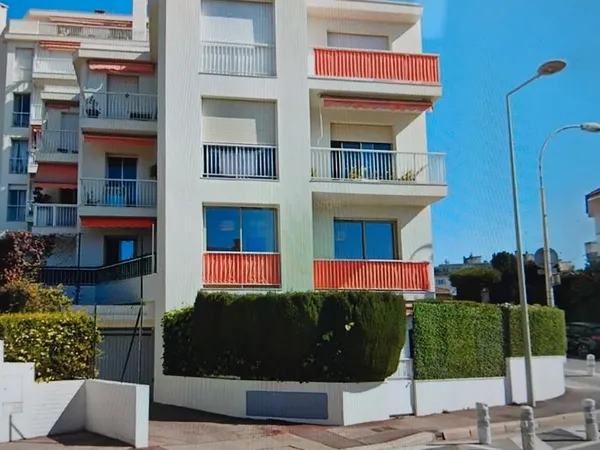 Location parking 28 avenue Alfred de Vigny Nice