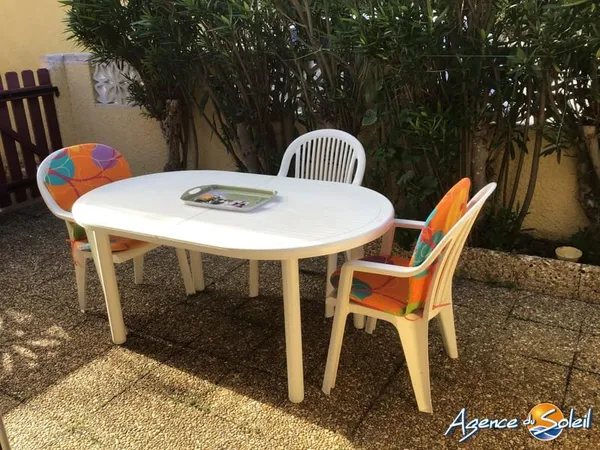 Leucate plage, proche du village, maison T2+mezzanine+ terrasse