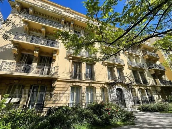 Appartement 5 pièces 136 m²