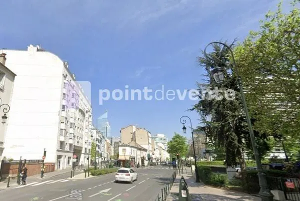 Local commercial 135 m²