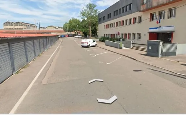 GARAGE RUE DU PDT E.HERRIOT/ST EXUPERY OULLINS