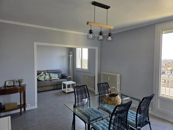 SAINT ANDRE LES VERGERS - Appartement de 73m2 en dernier éta