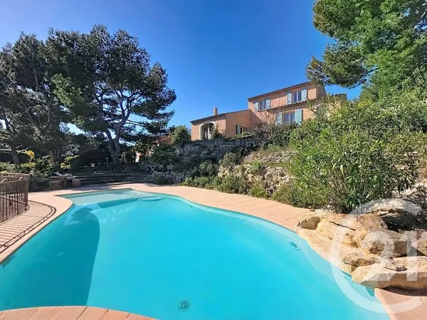 Maison 5 pièces 176 m²