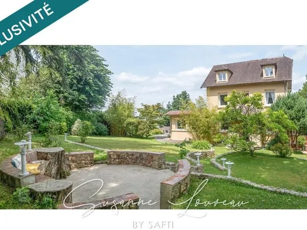 Entre forêt et Vieux Marly, une maison qui conjugue caractère et discrétion