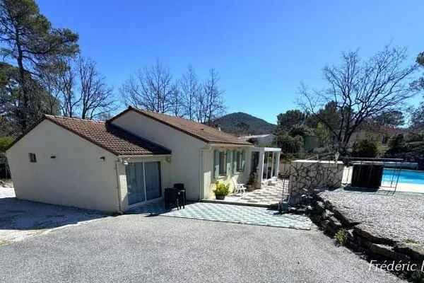 Maison de plain-pied 4 pièces 111 m²