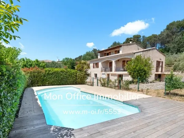 Référence : 5553-DVI - Maison 7 pièces 230 m2 proche centre de Luynes