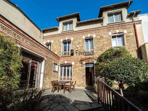 Maison 7 pièces 196 m²