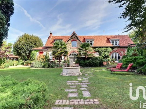 Maison 10 pièces 250 m²