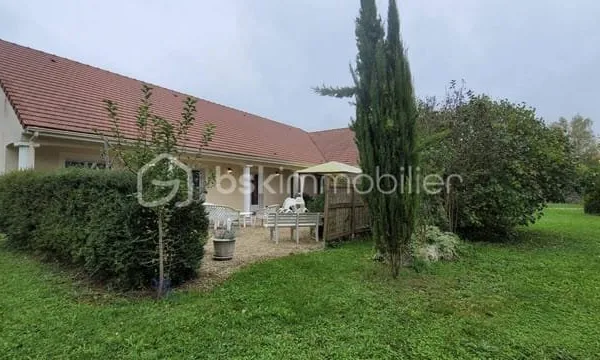 Maison 8 pièces 230 m²