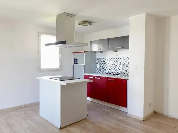 APPARTEMENT T3 - PARKING