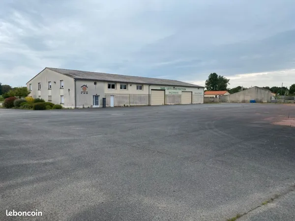 Bâtiment commercial