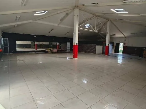 Local commercial 500 m²