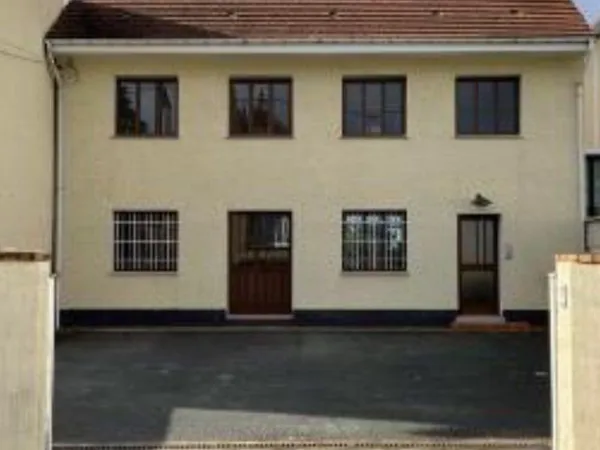Local commercial/Bureaux 230m2 - indépendant avec extérieurs
