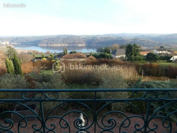 Maison 9 pièces 377 m²