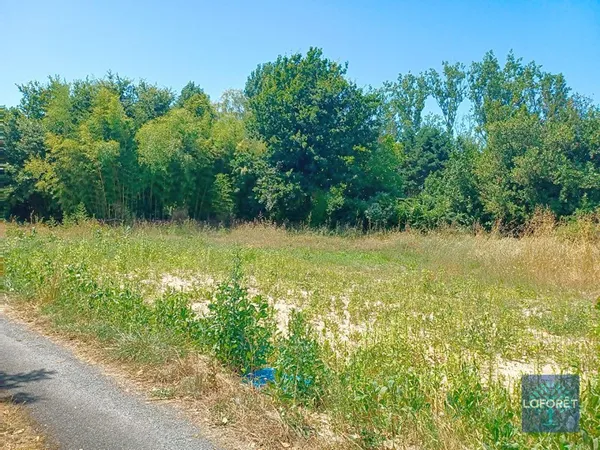 Terrain 800 m²