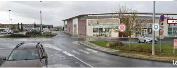 Commerce 270 m²