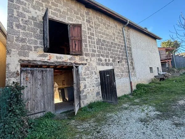 Grange à fort potentiel Rives terrain accès indépendant