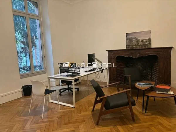 Bureaux 219 m²