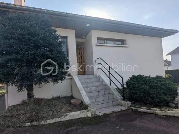 MAISON SUR SOUS SOL