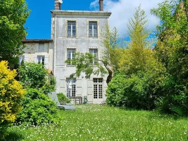 Maison 7 pièces 215 m²