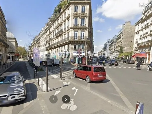 Commerce habillement/textile 240 m²