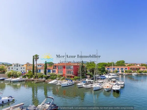 PORT GRIMAUD Appartement 2 pièces avec amarrage 13,06m