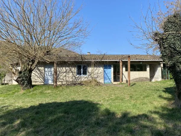 Tres grand terrain constructible
