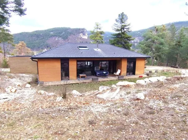 Maison 120 m² plain-pied - Garage et Terrain 6970 m²