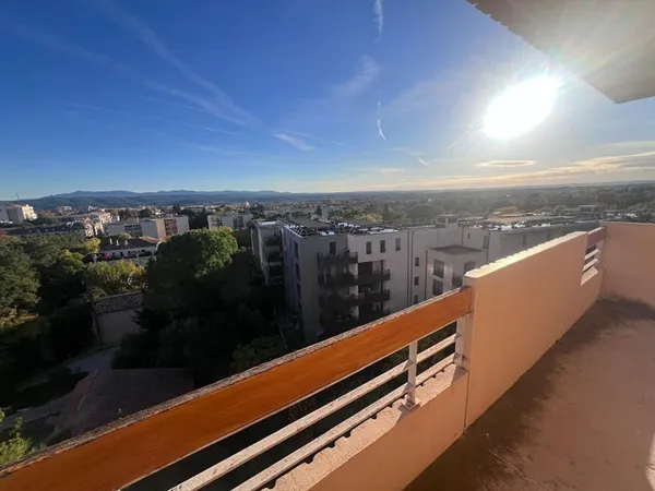 Appartement Aix En Provence 4 pièce(s) 87 m2 ascenseur et balcon