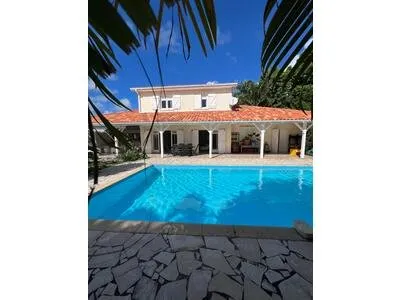 Le Robert (97231), Villa d'exception F6 avec piscine et vue mer