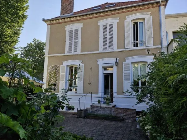 Maison 5 pièces 160 m²
