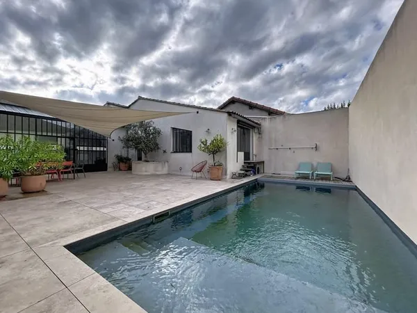 Maison 6 pièces 338 m²