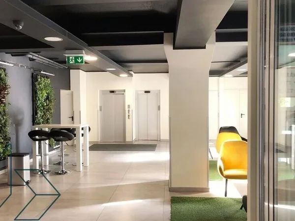 Bureau et espace de travail Location Vannes  790m² 9401€