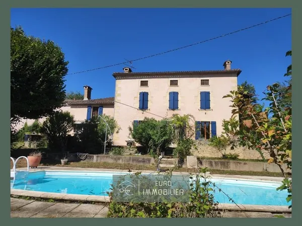 Belle maison Girondine-3 chambres - grange attenante- environ 1h