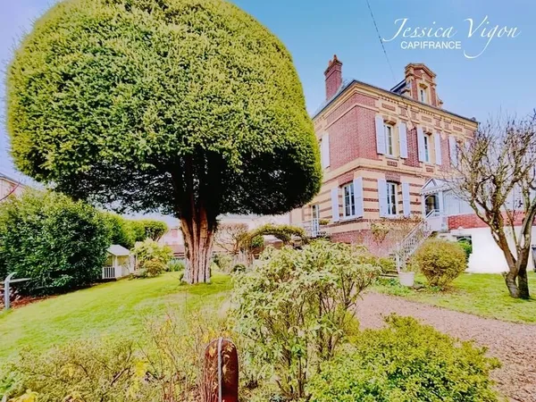 GRANDE MAISON FAMILIALE - 203 m² - CENTRE-VILLE MONTIVILLIERS - 5 Chambres - GRAND GARAGE - Jardin P