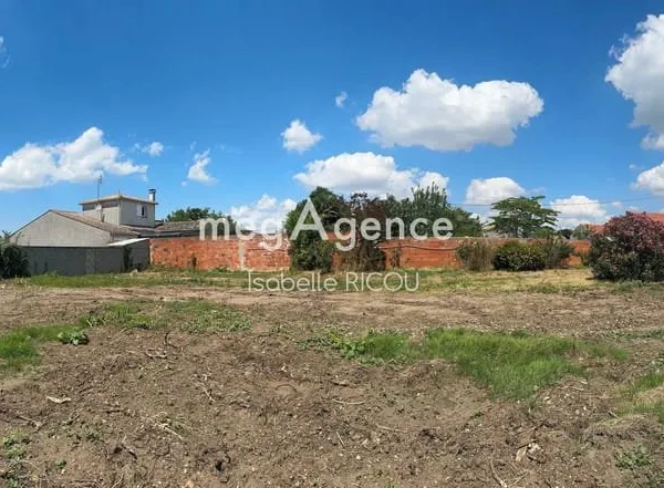 BOURCEFRANC, TERRAIN A BATIR DE 518 m² à viabiliser