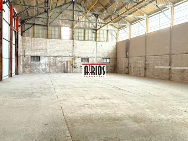 Local industriel 336 m²