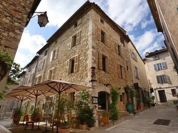 Hôtellerie et restauration Vente Valbonne 7p 195m² 2080000€
