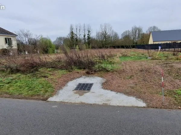 Terrain constructible viabilisé de 1001m2