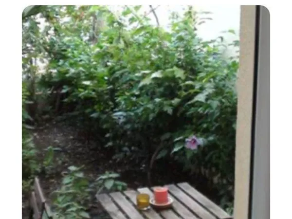 STUDIO EN REZ DE JARDIN DANS MAISON