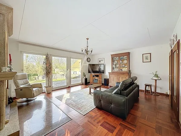 Maison située à Nanteuil les Meaux - vivable de plain pied - 5 chambres - jardin de 1330 m2 et sous-