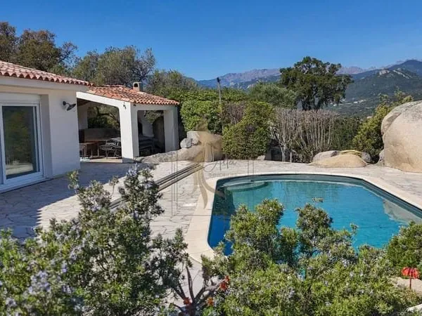 Villa 6 pièces 168 m²